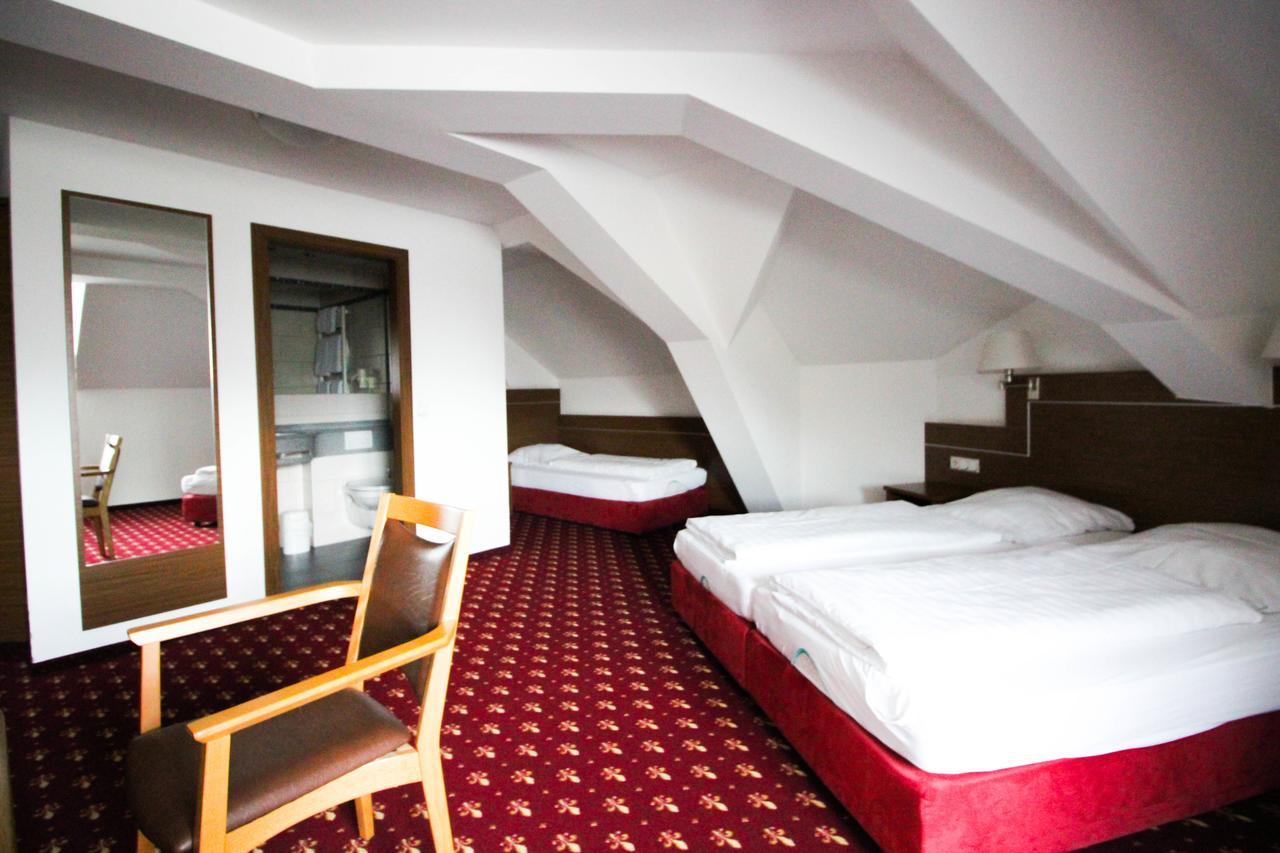 Hotel-Gasthof Obermeier Аллерсхаузен Экстерьер фото