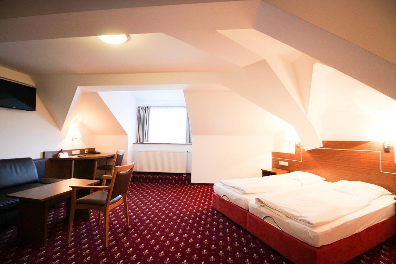 Hotel-Gasthof Obermeier Аллерсхаузен Экстерьер фото
