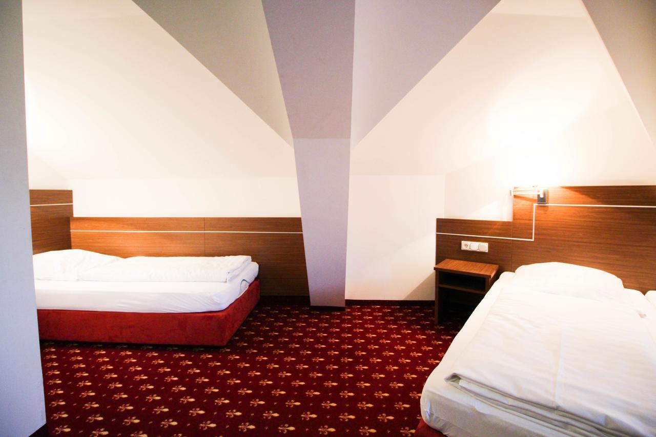 Hotel-Gasthof Obermeier Аллерсхаузен Экстерьер фото